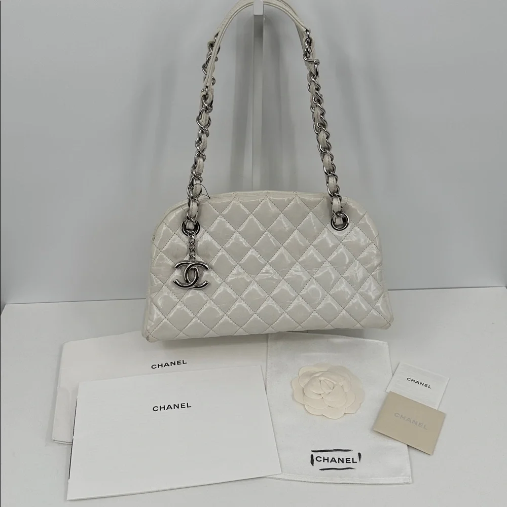 Authenticated CHANEL Mademoiselle Shoulder Chain Bag- White/Silver - Picture 17 of 17